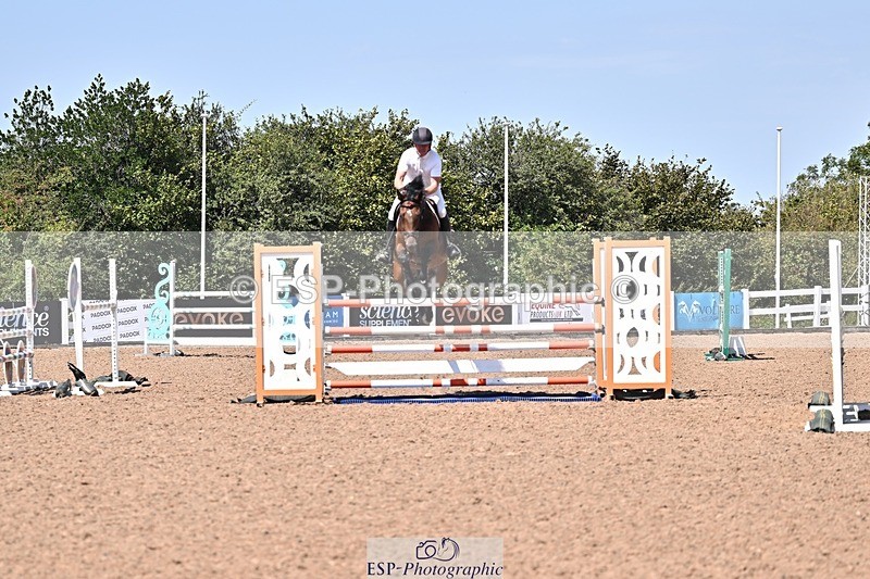 260812-130254-00555 - Cls 6 Foxhunter and 1.20m