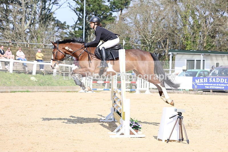 3E7A6558 - Class 4: Senior British Novice/90cm open