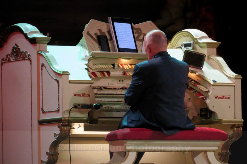 The Mighty Wurlitzer - Britain and the British
