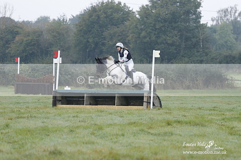 WWHT 171021 0406 - Novice Restricted (0.80m)  17/10/21