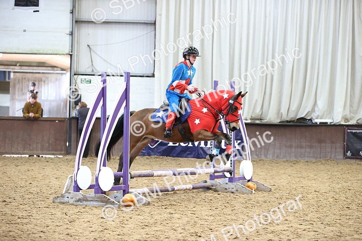 SBM_001607 - Class 3 - Horse & Hound 60cm