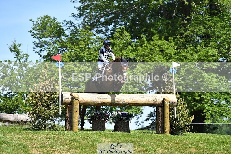 230528-105542-16392 - 401-BLING-Laura_Collett-XC