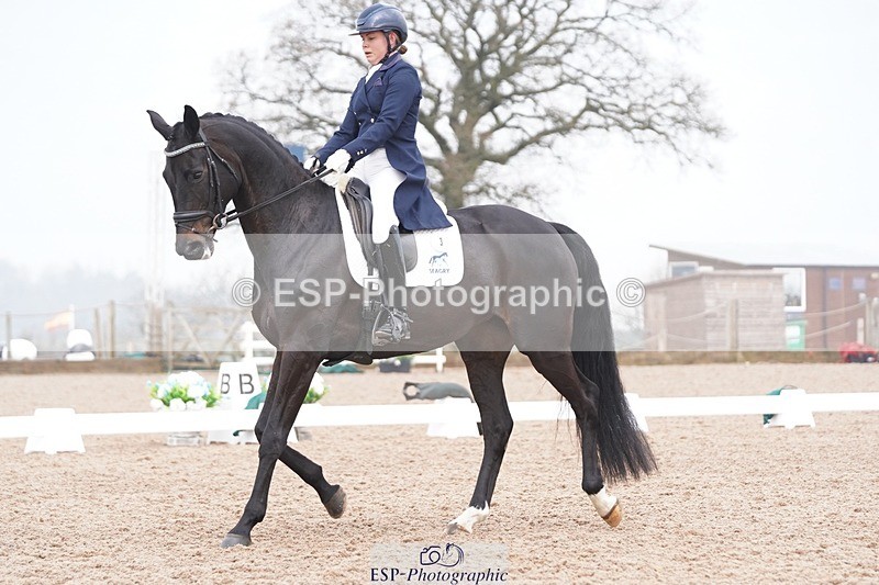 250404-102008-04264 - 003-Abbie.Newbury-Seagry.Firstamour