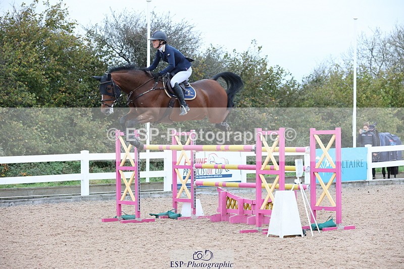 241101A-155425-03118 - FRI Cls 8 National 1.30m