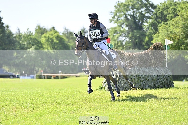 240525-093959-11957 - 303-KILLEENHOUSESTUD_OBOS_16-Tom_D_Crisp