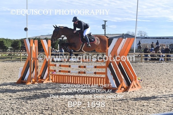 BPP_1698 - CLASS 18 SUN Senior Newcomers/ 1.10m Open