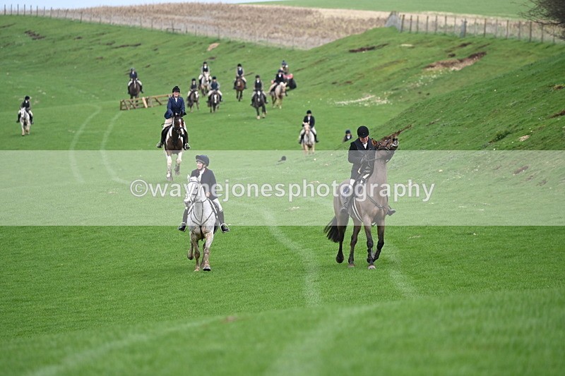 WJ6_9244 - Line Three