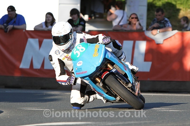  - Saturday Practice Newcomers/Supertwins