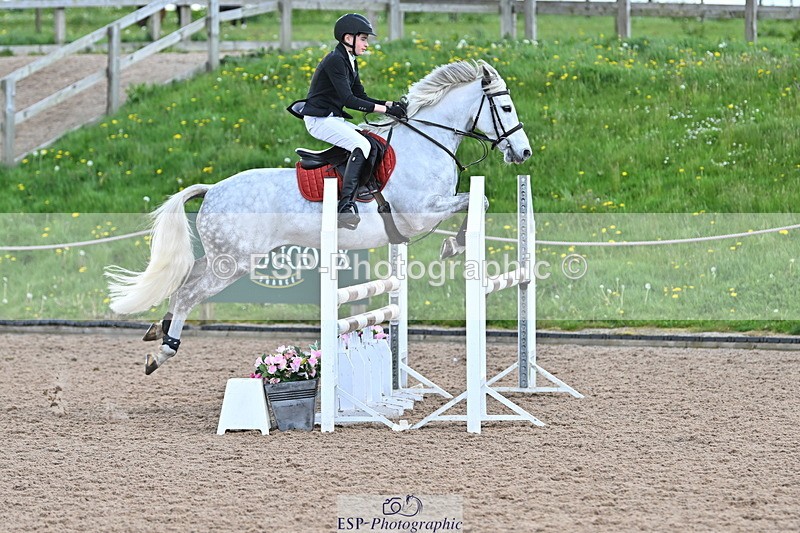 240504A-124225-01620 - Cls 4 Blue Chip Pony Newcomers & 1m Open