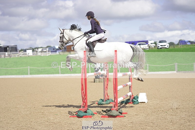 230806A-124904-02070 - Cls 14 Snr Foxhunter & 1.20m Open