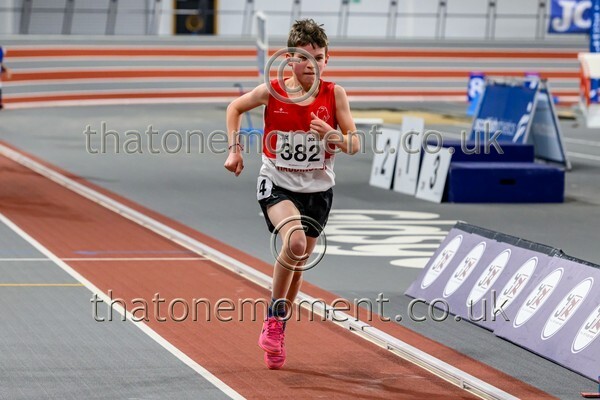 AgeInd25SUN-915688 - Track Male