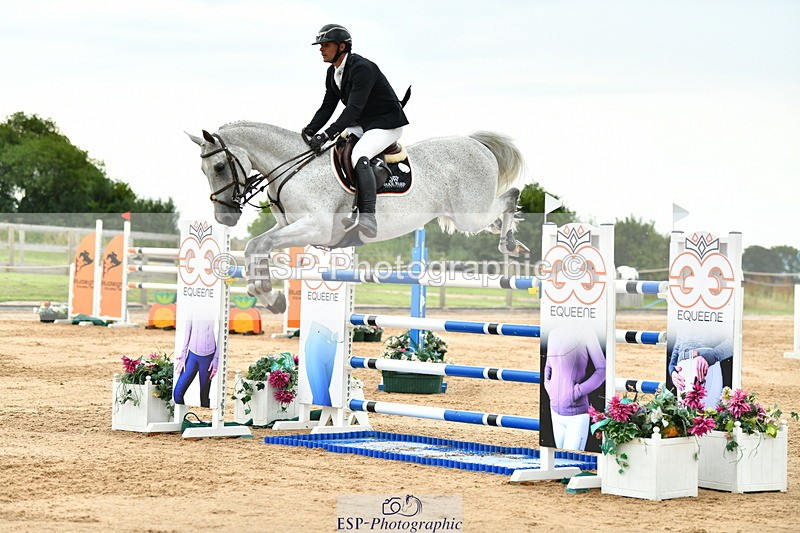 230720A-155700-04102 - Cls 9, 2 Star Big 1.40m Start to break