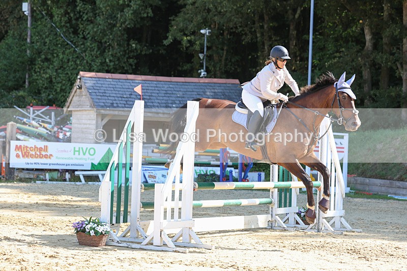3E7A0511 - Class 4: Senior British Novice/90cm open
