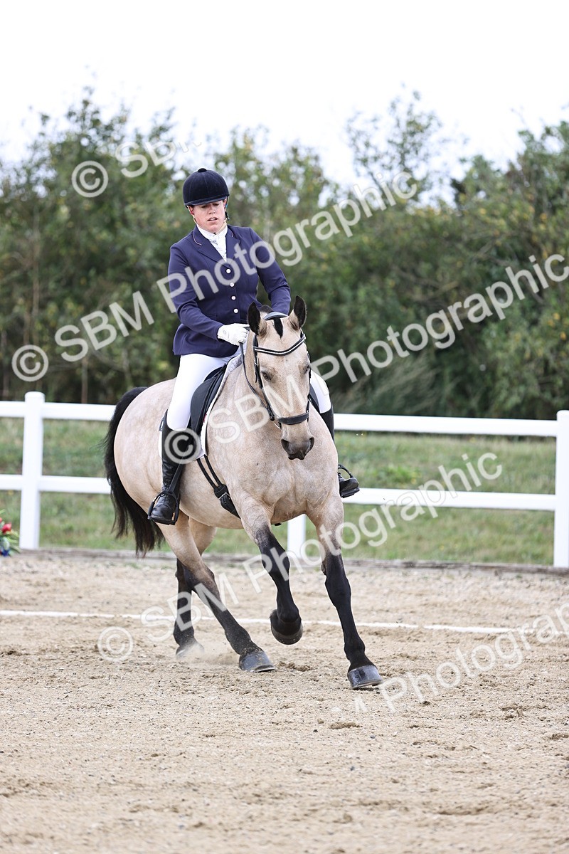 SBM_017916 - Class 14 - Novice 23 - 15.16-16.19