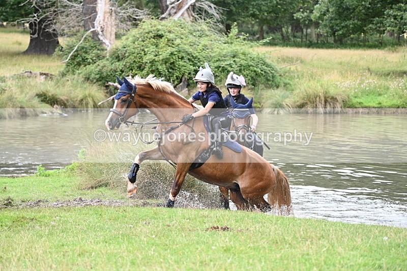 WJ7_2590 - Time at Water 11:37 to 12:13