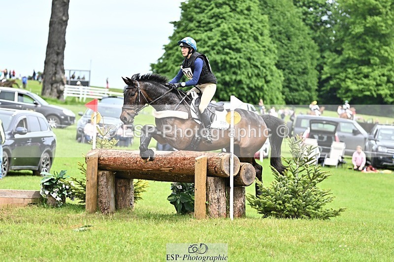 240525-152918-16312 - 220-BALLINAMURRA_FLARE_STAR-Mary_Mason