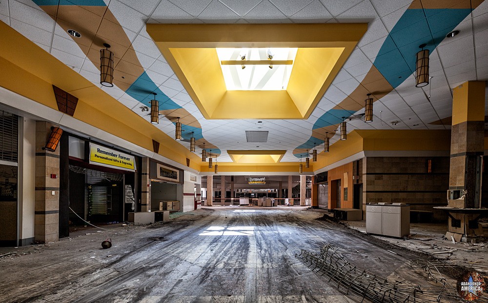 Randall Park Mall (North Randall, OH) | Food Court - Randall Park Mall