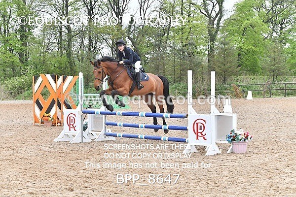 BPP_8647 - CLASS 24 SUN Senior BritiNovice/ 90cm Open