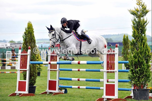 EQUISCOT 9249 - A WEE PEEK AT RHS 2013