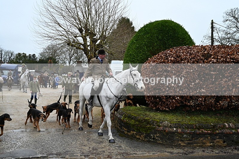 WJ7_9276 - Walk out..