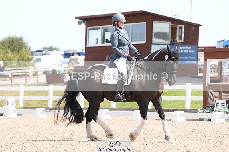 250817-122724-09072 - 163-Hannah.TownleyThe.Domino.Effect