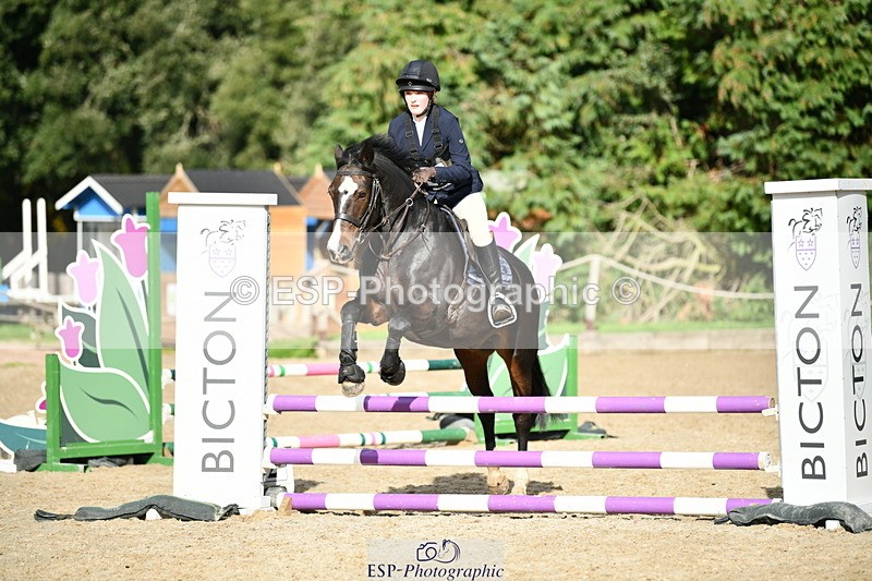 251004A-145022-01542 - Classes 8 & 9 70cm