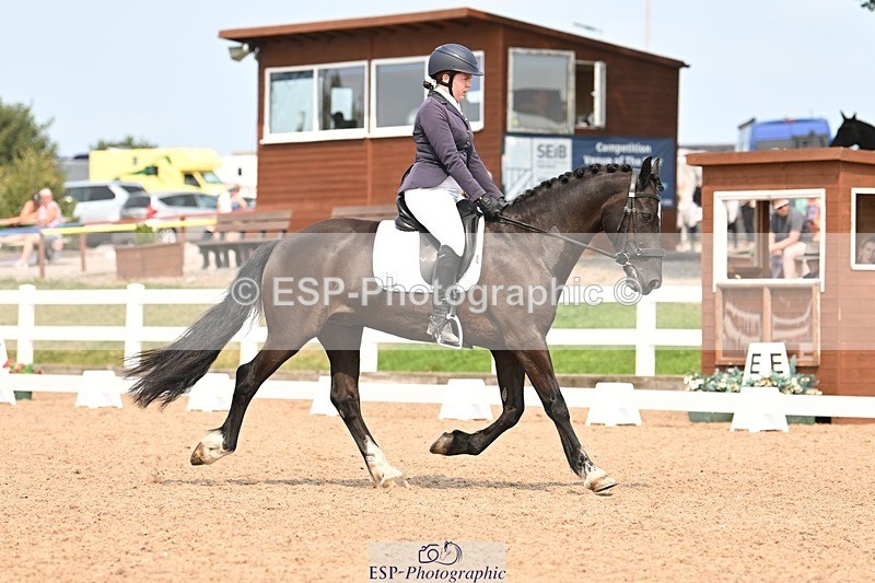 250816-150151-06078 - 027-Samantha.PringTongwynlais.Moon.Dancer