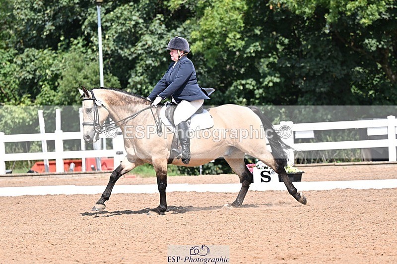 250816-121525-03963 - 082-Sarah.DavisWinston.Classic.Gold