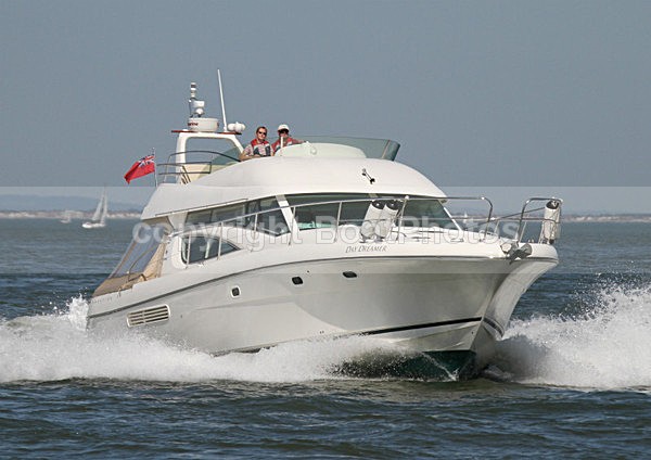 110603 DAY DREAMER IMG_1525 - Flybridge Cruisers