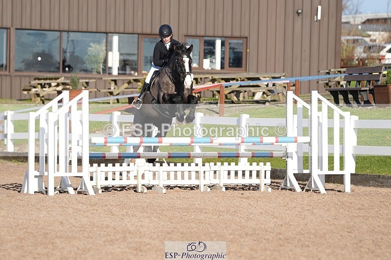 251130-130258-01207 - Cls 15 - 17 Children on Horses