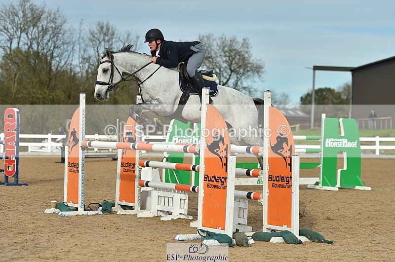 231111A-130504-02034 - Cls 12 Newcomers & 1.10m Open