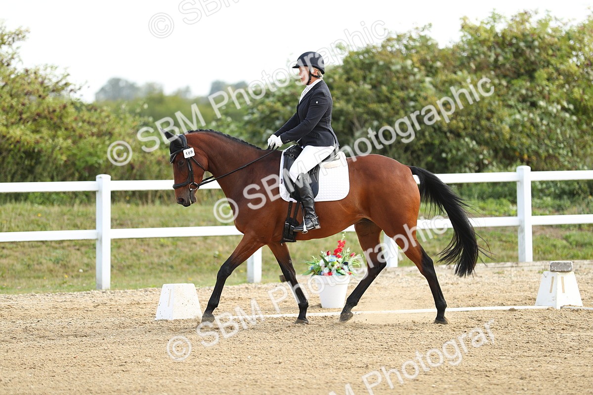 SBM_015465 - Class 14 - Novice 23 - 10.29-11.32