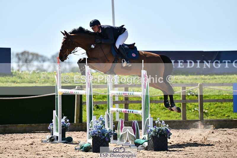 240420A-123910-11039 - Cls 3, 2 Star Small Tour 1.30m