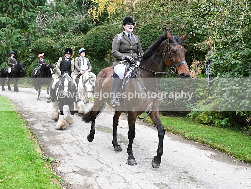 WJ7_6504 - Berks & Bucks - Children's Meet - The Old Farmhouse – Steventon.