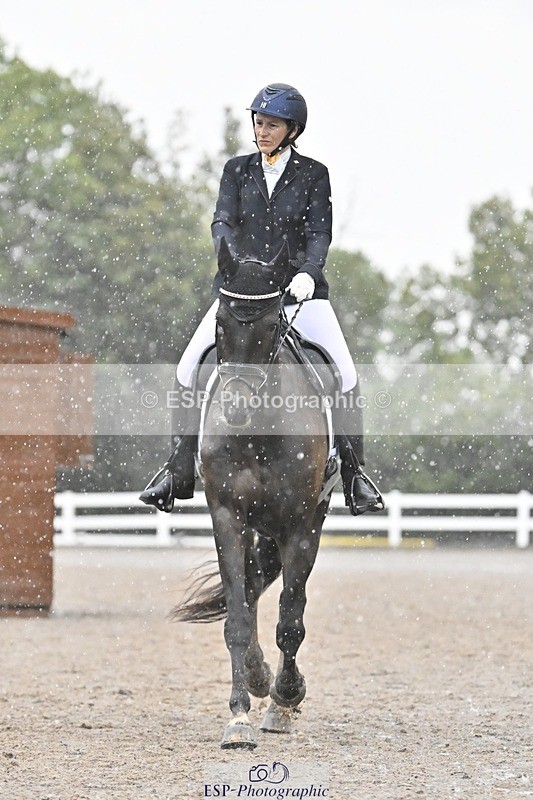 250907-084912-05800 - 027-Amanda.KingInvincible