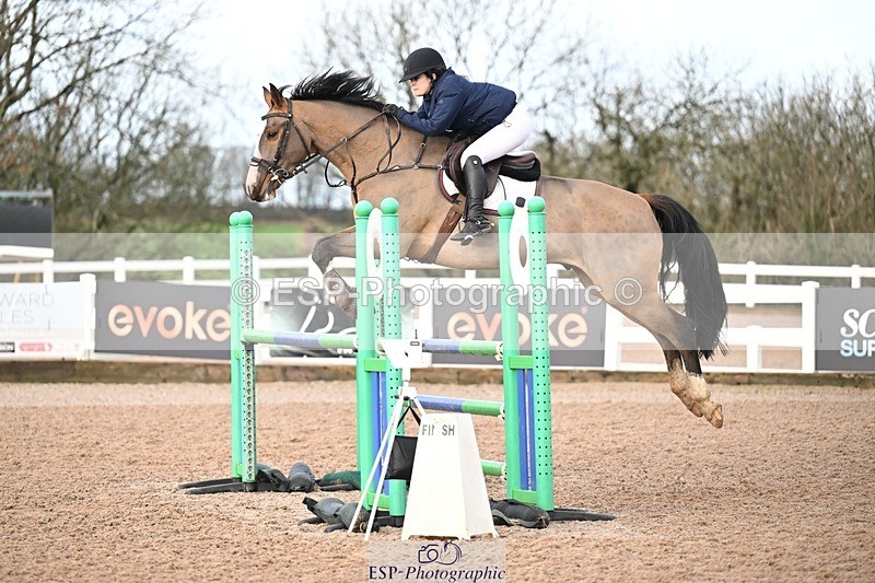 251206-123453-00991 - Cls 12 Snr Newcomers and 1.10m