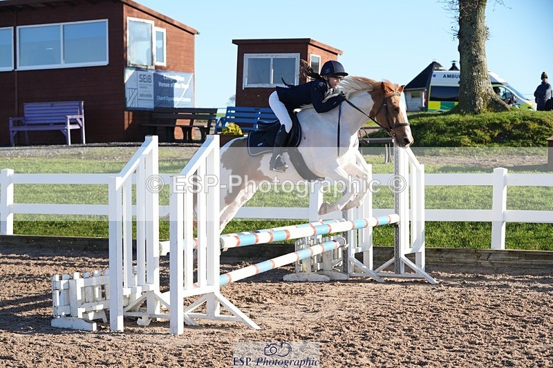 251130-104631-00980 - Cls 4 Pony Brit Nov & 80cm Open