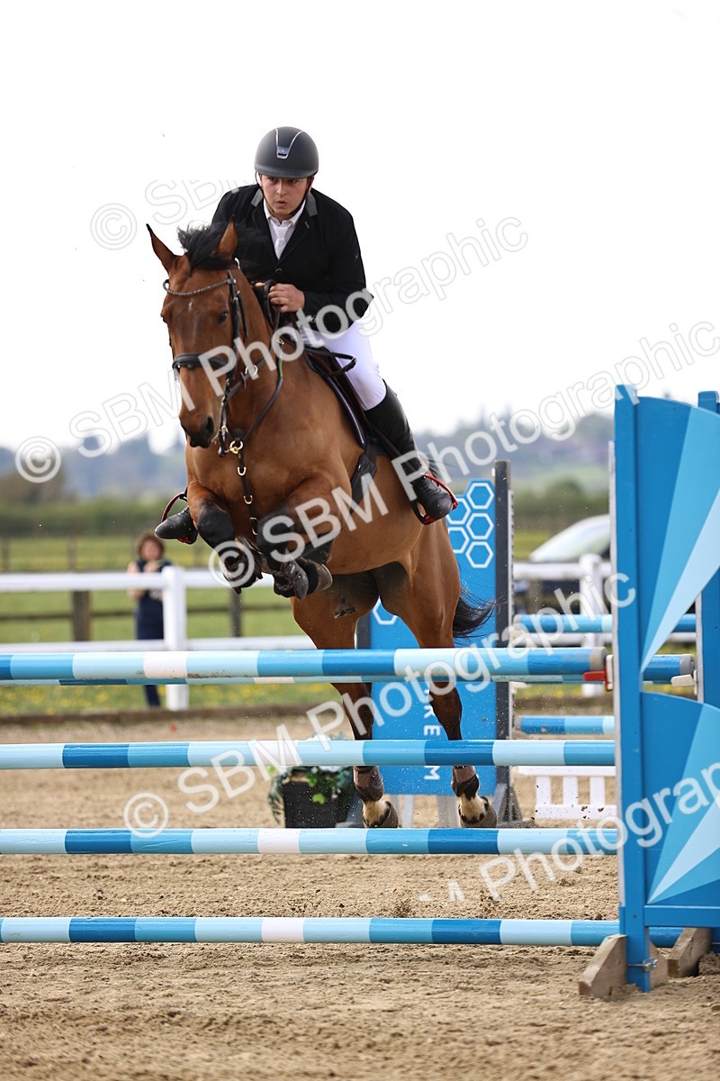 SBM_002226 - Class 11 - Senior newcomers - 1.10m