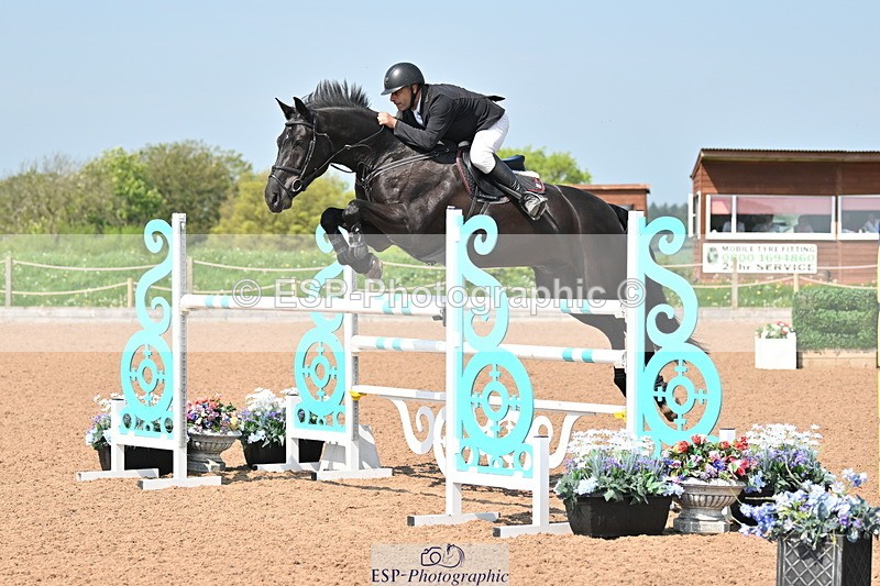 240512A-110712-17480 - Cls 48 National 1.30m Open