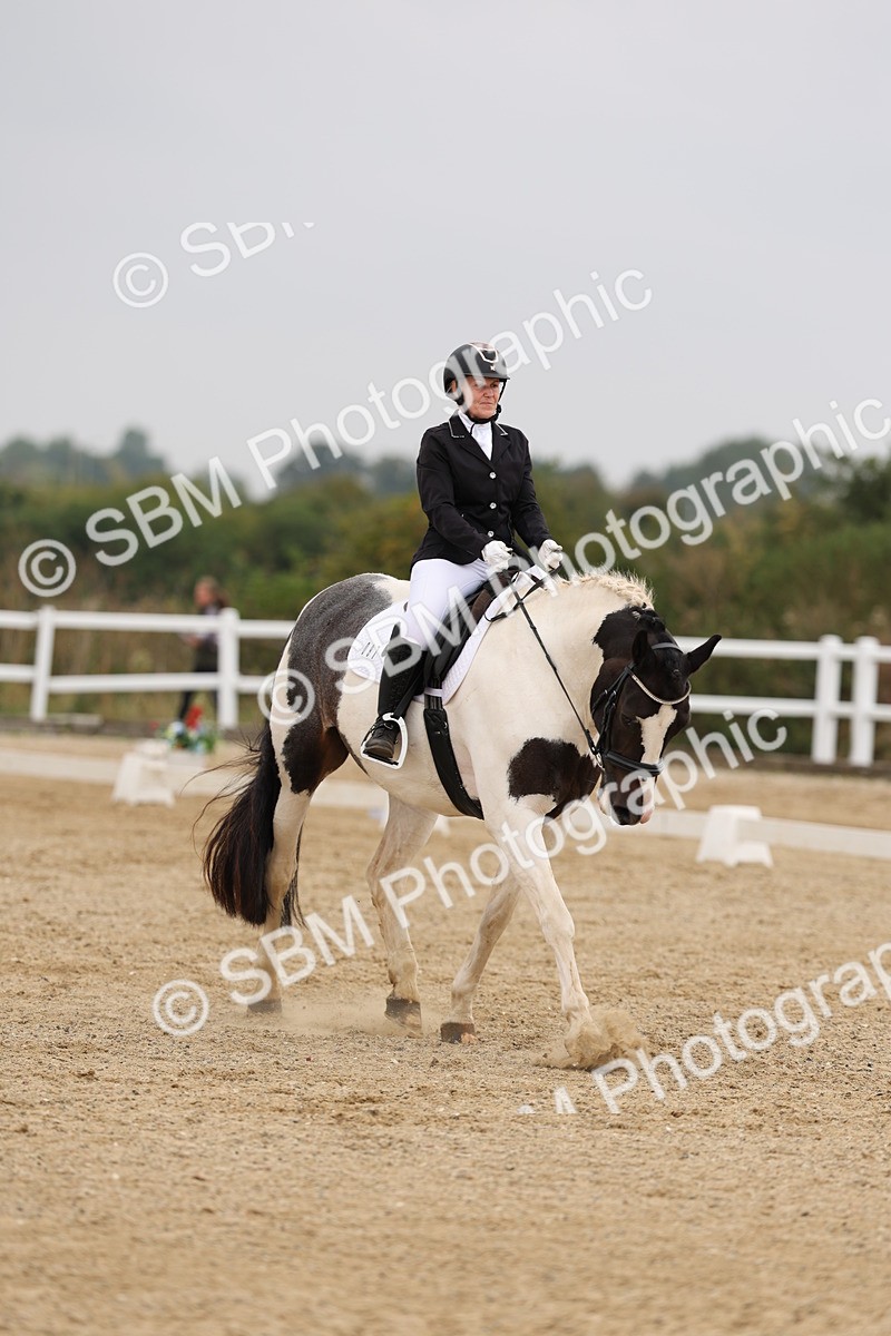 SBM_01595 - Class 9 - Novice 27 Champs