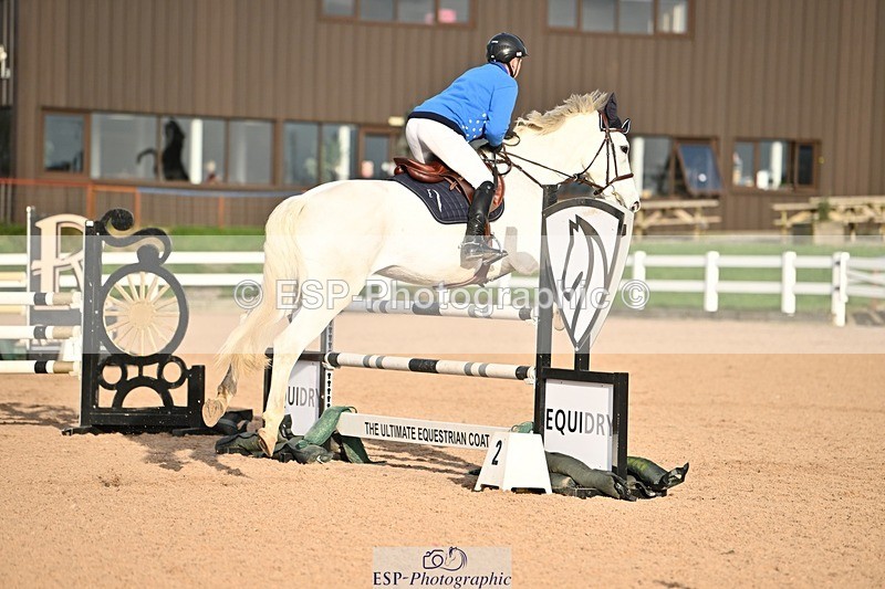 241208-133747-01819 - Cls 21 Newcomers and 1.10m Open