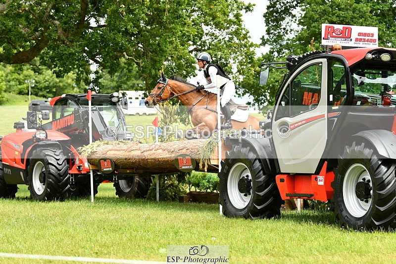 250525A-142123-16929 - D-476-Caroline.Powell-TIK.TOK