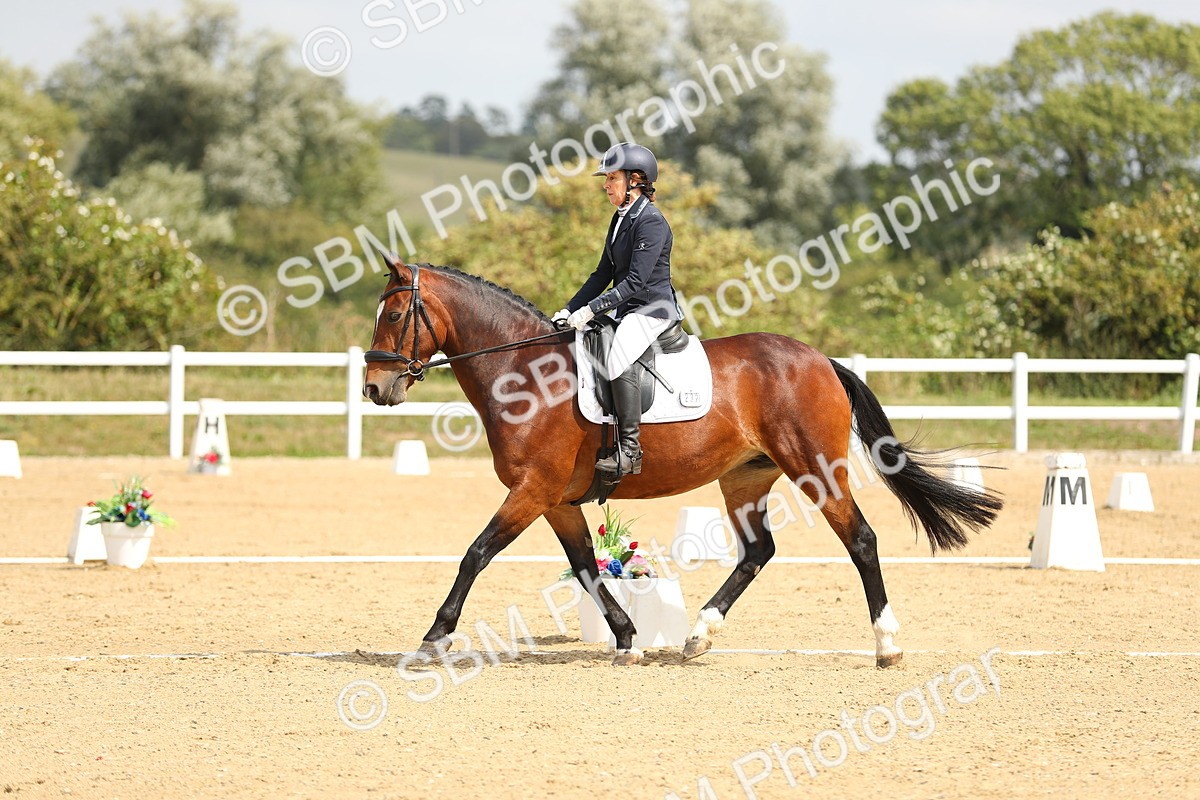 SBM_016467 - Class 13 - Novice 23 - 11.25-12.35