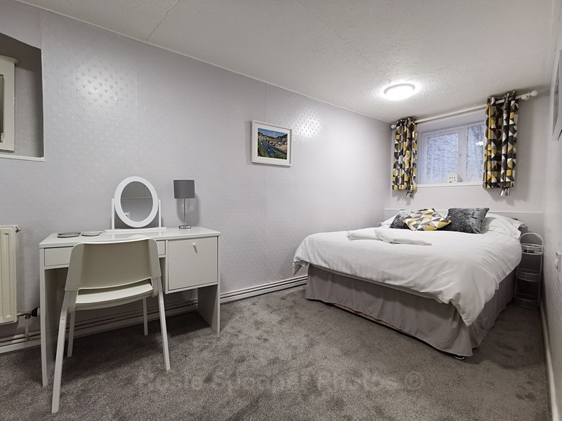 One end of the double room - ROSIE'S HOLIDAY LET DOLPHINS