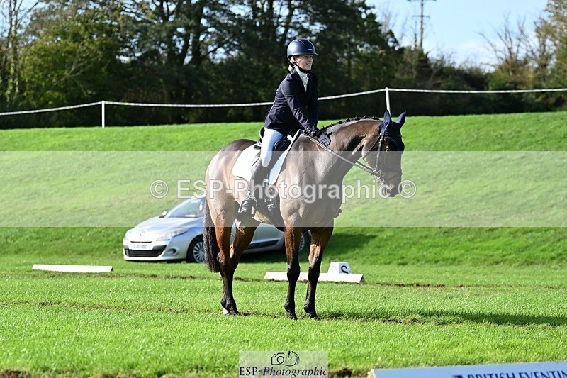 241025-113645-07180 - 548-Fenella.Redvers-DANCING.PADDE