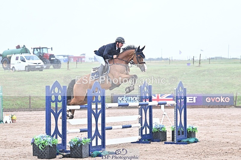 250731-100654-00299 - Cls 02 Snr Fox 1st Rnd