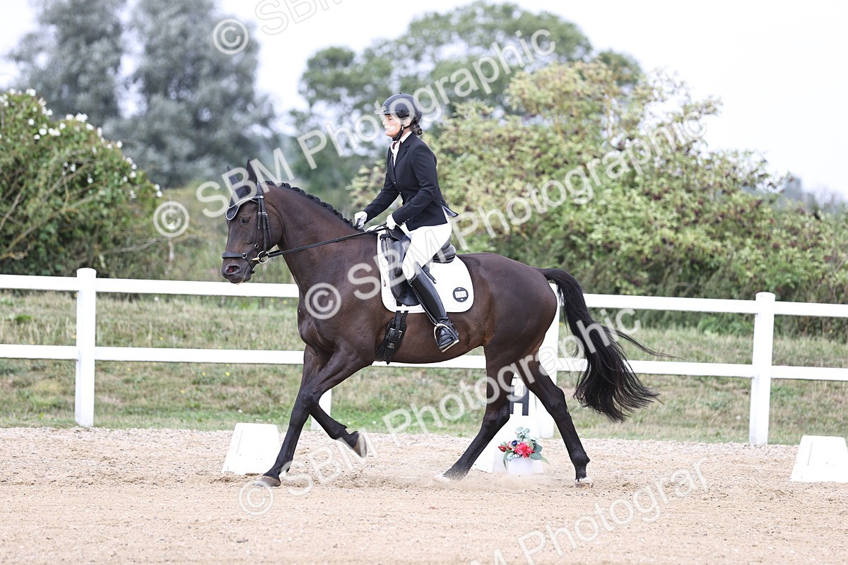 SBM_017944 - Class 14 - Novice 23 - 15.16-16.19