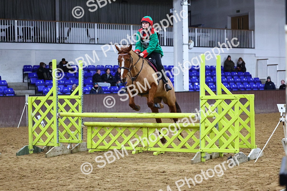 SBM_002658 - Class 6 - Holly & Ivy Stakes - 90cm