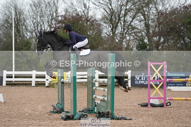 251109-112207-03534 - Cls 20 Newcomers and 1.10m Open