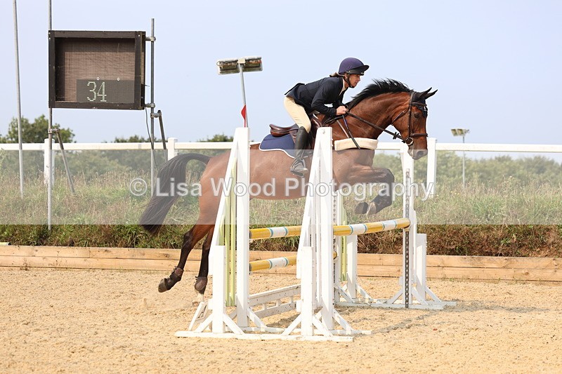 3E7A1293 - Class 4: Senior British Novice/90cm open